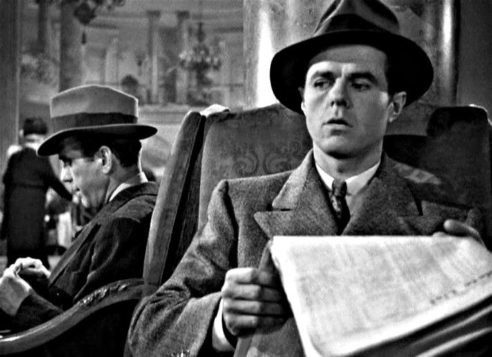 Elisha Cook Jr. and Humphrey Bogard in the 1941 film The Maltese Falcon