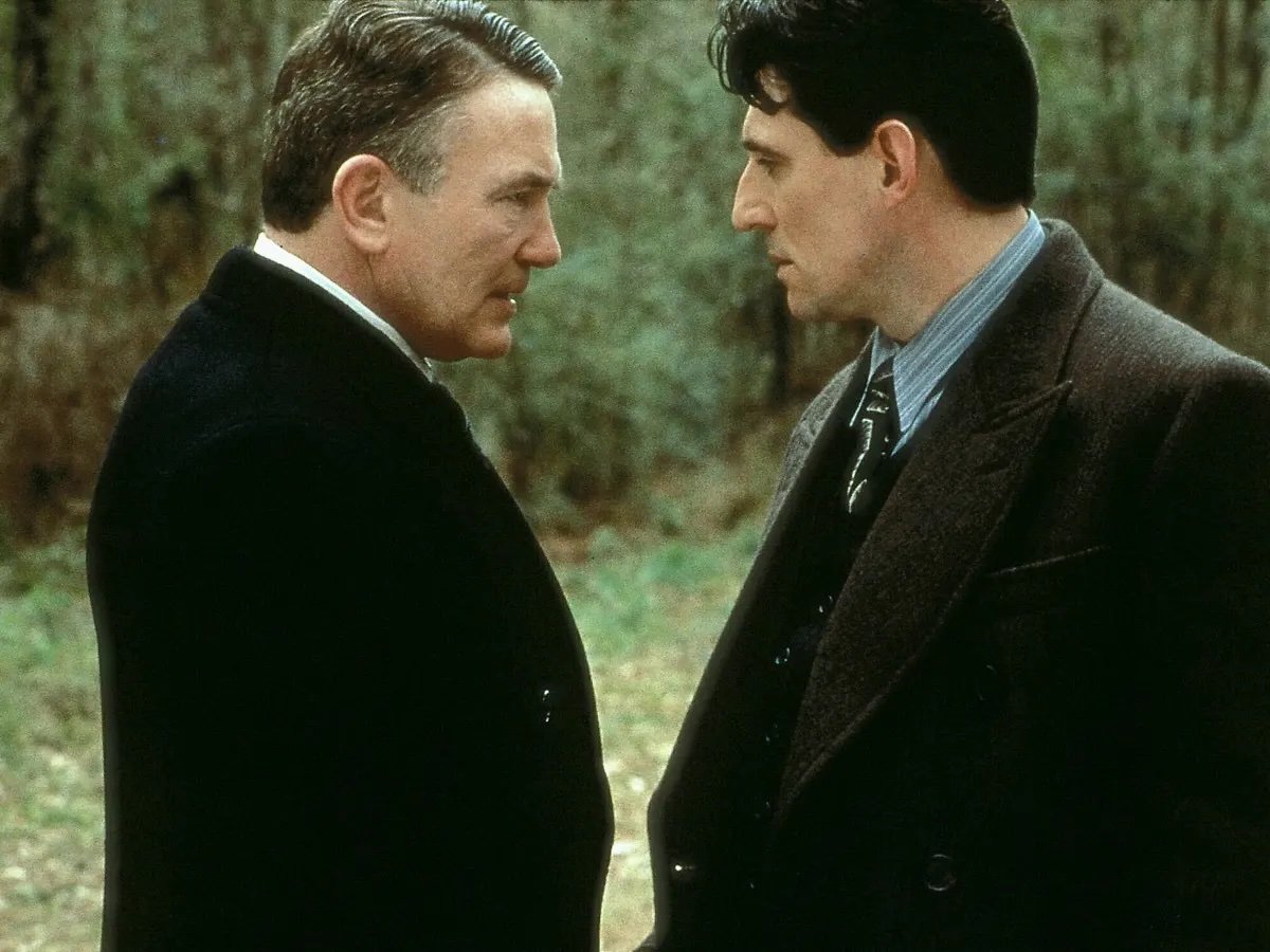 Leo (Finney) and Tom (Regan) in the 1990 film Miller's Crossing